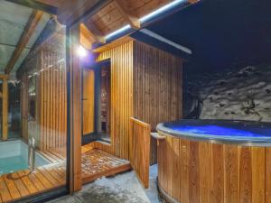 Fotografie z fotogalerie ubytování Nad Zalew dom z basenem letnim, jacuzzi i sauną, jezioro i trasa Velo Czorsztyn w pobliżu v destinaci Sromowce Wyżne