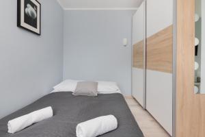 Krevet ili kreveti u jedinici u objektu Dworska Apartment close to the Beach by Renters
