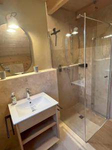 Koupelna v ubytování B&B Zirbenduft