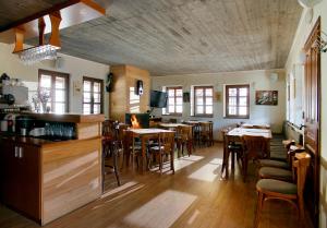 Restavracija oz. druge možnosti za prehrano v nastanitvi Kerasies Guesthouse