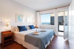 Postel nebo postele na pokoji v ubytování Pensión Zarauz Playa