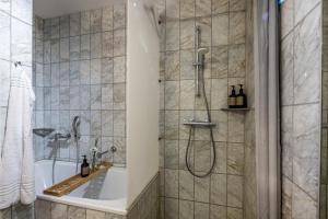 Kopalnica v nastanitvi Hotel Scheelsminde