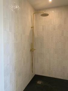 ห้องน้ำของ Chambre Suite d'hôtes "Le Hameau d'Ouville" en Normandie +7 ภาพ