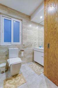 Koupelna v ubytování Luxury 3BR home in St Julians with private terrace by 360 Estates