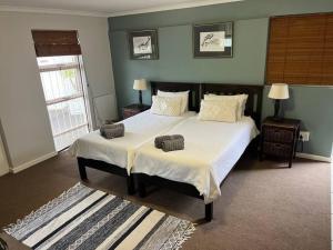 Billede fra billedgalleriet på Lovely Garden Studio1 - 10 minute walk from beach i Cape Town