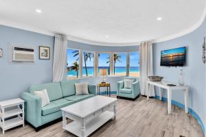 Зона вітальні в Walkabout 8 Tower Suite with Panoramic Ocean Views