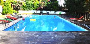 The swimming pool at or close to Island Hotel