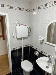 Bathroom sa Loli apartman