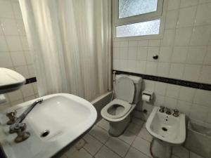 Phòng tắm tại اجنحة روتانة الفرسان بالحمرا
