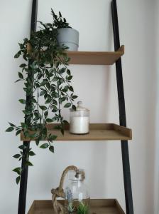 A bathroom at L'Escale Orléanaise