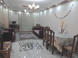 A seating area at شقة مميزة جدا في قلب العاصمة قريبة من جميع الأماكن والخدمات