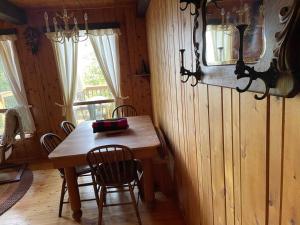 Foto sihtkohas Tobermory asuva majutusasutuse Blue Vista Tobermory Waterfront Cottage galeriist +32 fotot