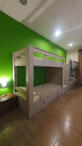 Voodi või voodid majutusasutuse Hostel Your Home toas