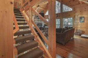 Gallery image of Exquisite Log Cabin in the Pines and Very Private in Sonora