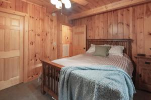 Gallery image of Exquisite Log Cabin in the Pines and Very Private in Sonora