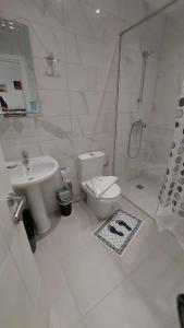 Ένα μπάνιο στο Beni 's apartments