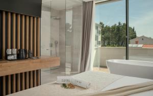 Koupelna v ubytování 5-Star Villa Calma II with Heated Pool & Jacuzzi Oasis