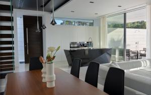 Posezení v ubytování 5-Star Villa Calma II with Heated Pool & Jacuzzi Oasis