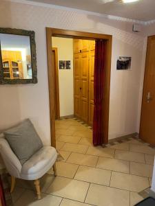 Posezení v ubytování L'Hérensarde, bel appartement avec jardin-terrasse et garage