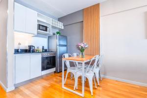 Modern&New Apartment in Palermo - by BueRentals的厨房或小厨房