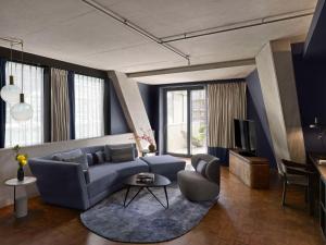 Posezení v ubytování Nobu Hotel London Shoreditch