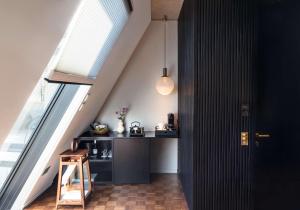 Kuchyň nebo kuchyňský kout v ubytování Nobu Hotel London Shoreditch