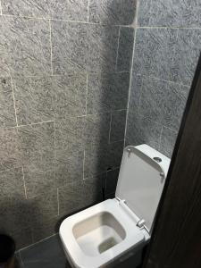 Kylpyhuone majoituspaikassa Humsidcy Hub