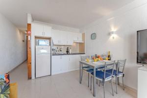 Kuchyň nebo kuchyňský kout v ubytování Comfortable apartment in Viña del Mar