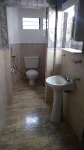 Et badeværelse på el escondido + 20 billeder