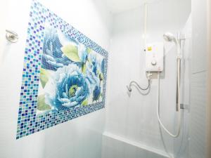 Koupelna v ubytování P.A. Thani Hotel + 25 fotografií