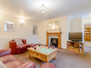 Seating area sa 2 Bed in Rothbury 74811