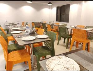 Εστιατόριο ή άλλο μέρος για φαγητό στο Tira Cafe & Hotel