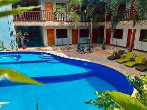Bazén v ubytování Mountain View Garden Inn Coron nebo v jeho okolí