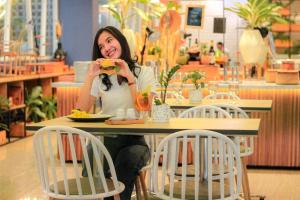 Hotel FortunaGrande Malioboro Yogyakarta italokat is kínál