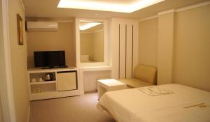 Gallery image of Princess Hotel in Seoul