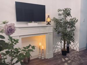TV a/nebo společenská místnost v ubytování 所在行旅2館-渡咕所在 UrbanAbode2-DUGU