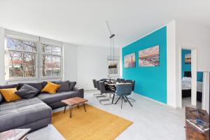 Posezení v ubytování MARLEI 6 Apartment mit 3 Schlafzimmern, gemütlichen Wohnbereich, mit 2 WCs