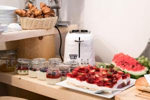 Jedlo v ubytovaní bed & breakfast alebo blízkom okolí