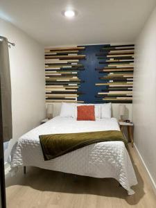 Postel nebo postele na pokoji v ubytování KarKens Container Home