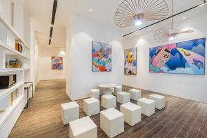 TV a/nebo společenská místnost v ubytování Atour Hotel Xujiahui Meiying