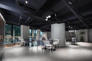 Atour Light Hotel Shenzhen Nanshan Raffles City Plaza 레스토랑 또는 맛집