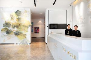 Členové personálu v ubytování Atour Hotel Xujiahui Meiying