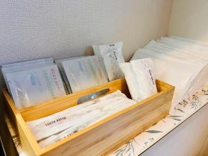 Fotografie z fotogalerie ubytování 三木屋Mikiya 名古屋駅徒歩約600ｍ最大9人貸切一棟 広々の132平方 コンビニ徒歩1分 v destinaci Nagoja