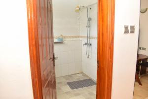 Koupelna v ubytování RAVIC HOMES NAKURU