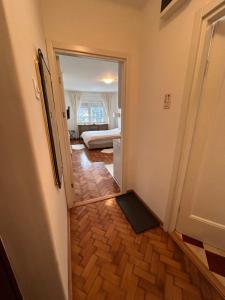 A bed or beds in a room at Cozy with parking