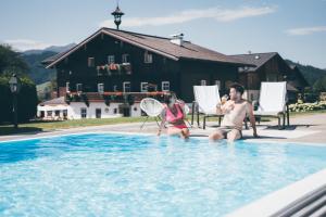 Bazén v ubytování Obersulzberggut nebo v jeho okolí