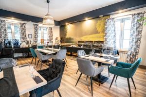 Posedenie v ubytovaní Pirat Hotel & SPA-hotel z basenem