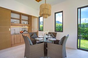 Fotografie z fotogalerie ubytování Luxury 2BR Villa Dalaa 3, Private Eco Pool, Gated Residence, Kamala Beach v destinaci Kamala pláž