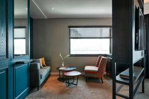 Posezení v ubytování The Suites Hotel Jeju