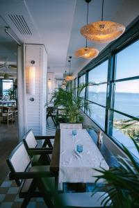 Nespecifikovaný výhled na moře nebo výhled na moře při pohledu z hotelu